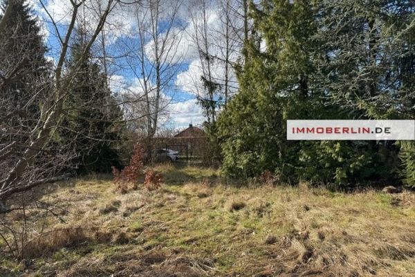 IMMOBERLIN.DE - Naturschönes Baugrundstück in familiärer Lage