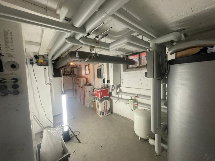 Technikraum mit neuer Technik