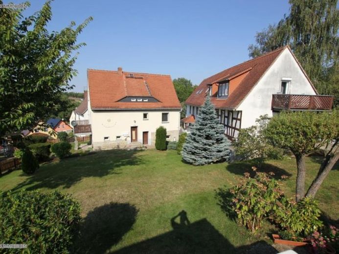 Historisch wohnen in Pölzig. Gemütliche 2 Raum Wohnung mit großen Mietergarten und Single-Küche – Foto 1