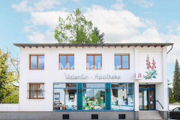 Vivere in un'oasi verde con spazio per personalizzare – la vostra nuova casa dal grande potenziale