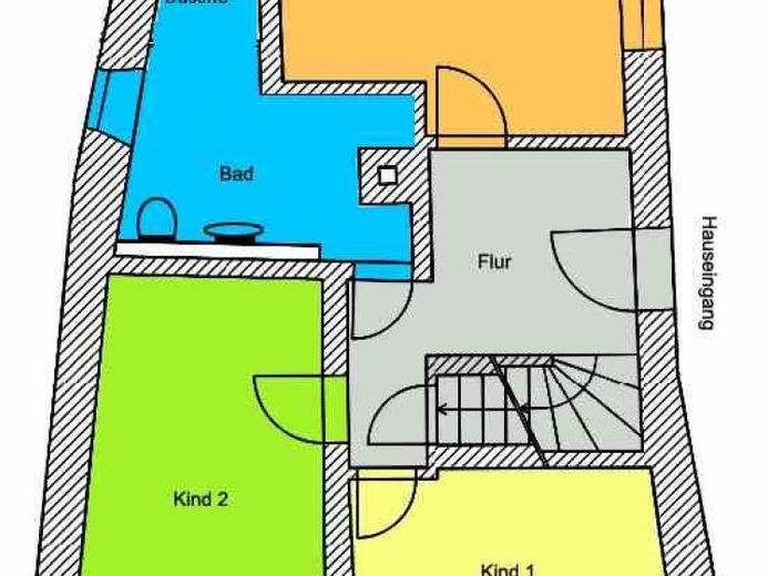 Kamenz şehir merkezinde yaşamak! Terası, bahçesi ve 2 garajı olan şirin, yenilenmiş müstakil ev! – Foto 1