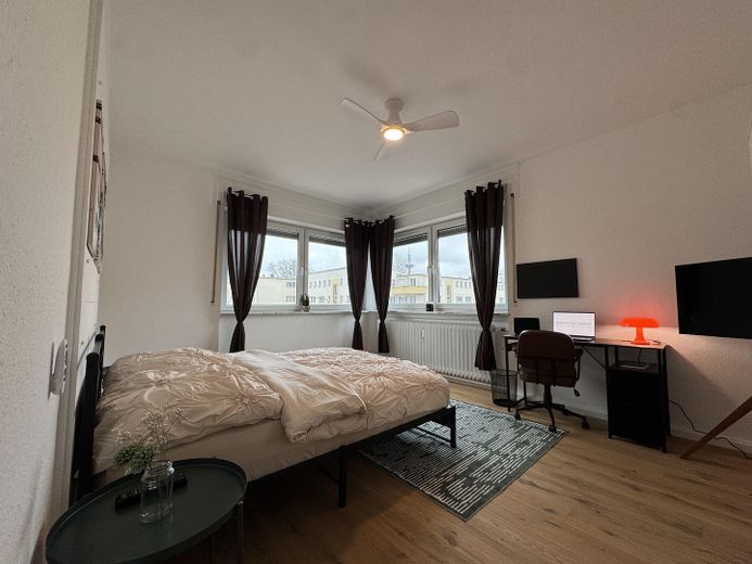 Prima occupazione e arredato di recente!! Camera privata in posizione eccellente! – Zimmer Nr. 3: €760 Pauschal