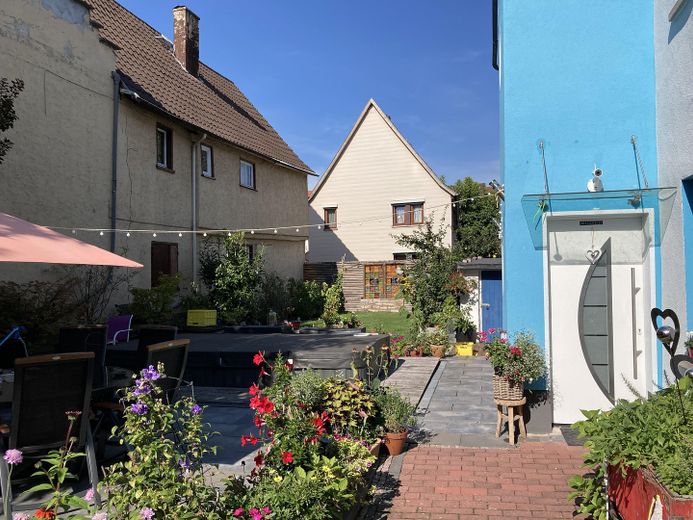 Modernes Wohnjuwel-komfortabel und effizient im Herzen von Offenbach Bürgel – Garten