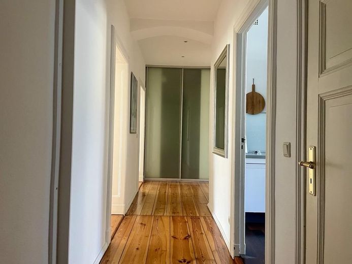 Rustig & lichtovergoten - 3-kamerwoning in een oud gebouw met balkon in Charlottenburg – Foto 2