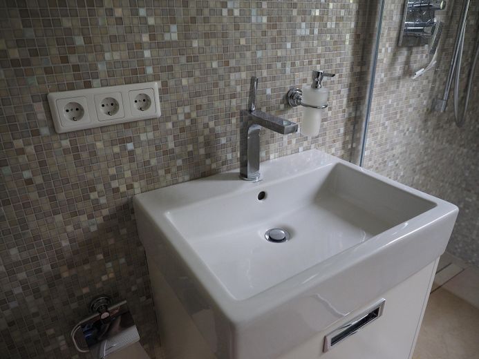 Ático en una amplia zona verde – Duschbad