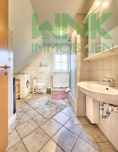 Ruhige Maisonettewohnung mit Balkon 
in Deichnähe – Badezimmer