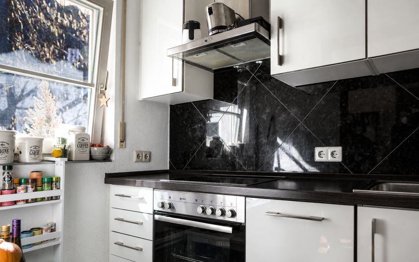 Zentrale 2,5-Zimmer Wohnung in idyllischer Innenstadtlage – Küche