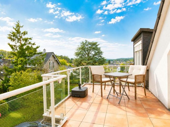 Elegante 3 - 4 Zi Maisonette mit Galerie mitten in Königstein – Foto 1