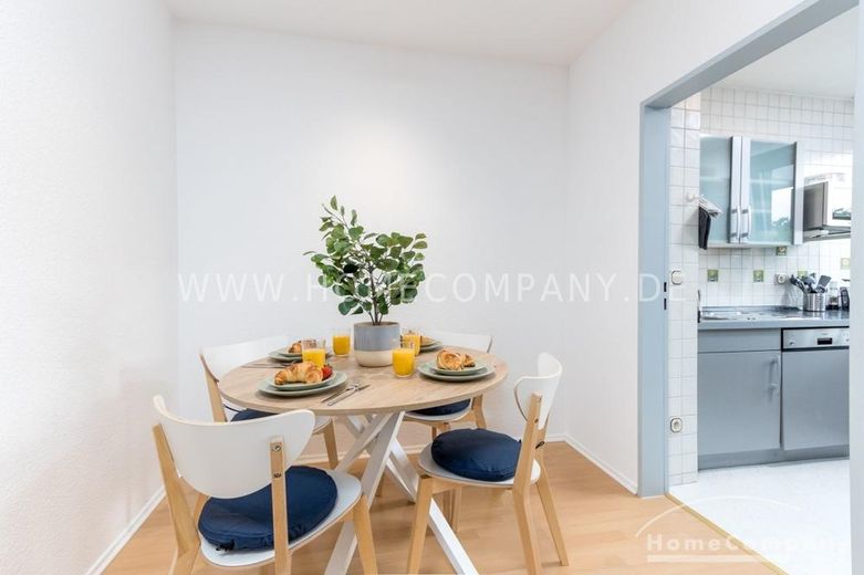 **Helle, großzügige und frisch renovierte 2,5 Zimmer Wohnung mit Balkon** – e67b0e9019ddb897063c623a2bbc4876cc1b35e2.jpg