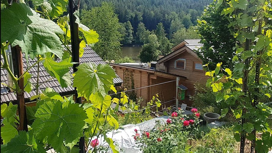 Göl kenarında lüks ev_ kütük ev_ tatil evi_ min. % 7 getiri – Ferienanlagenansicht