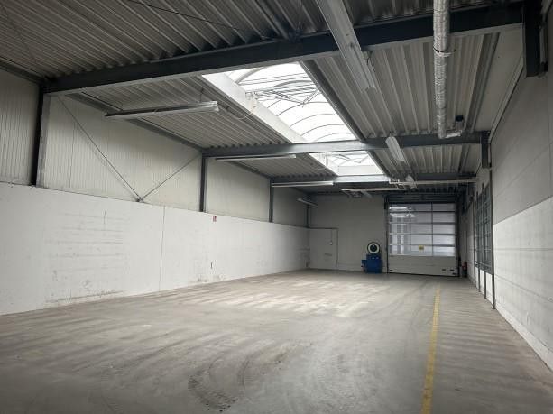 Industrie-/Logistikstandort mit Büro- und Sozialflächen| 6.000 € Kalt| 3,83 €/m² | 3D-Scan – Anbau 1 ( Mitte hinten)
