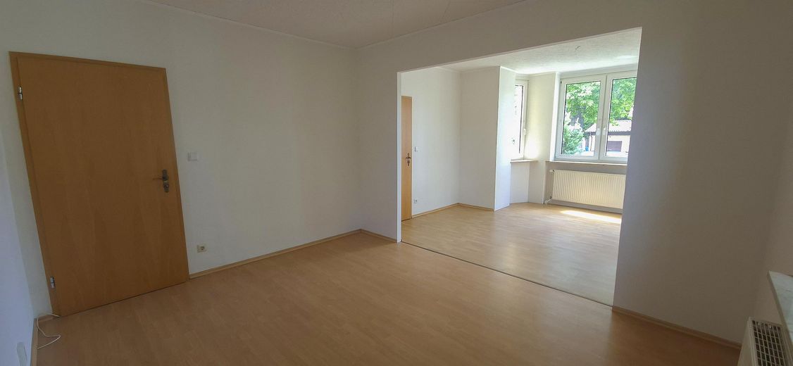 Großes Zimmer mit Erker EG