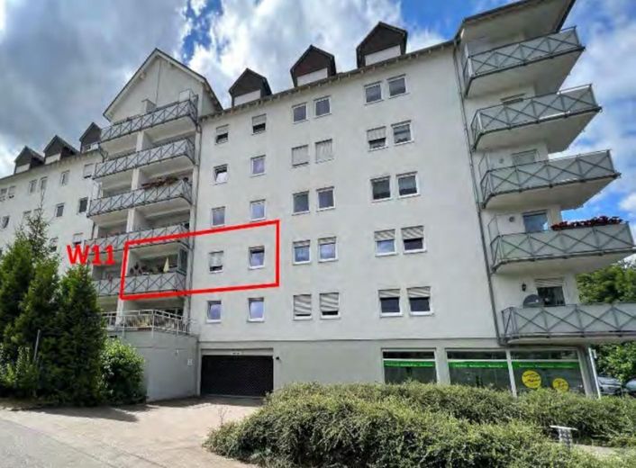 helle 3 Raumwohnung mit großem Balkon u. Tiefgarage – Foto 2