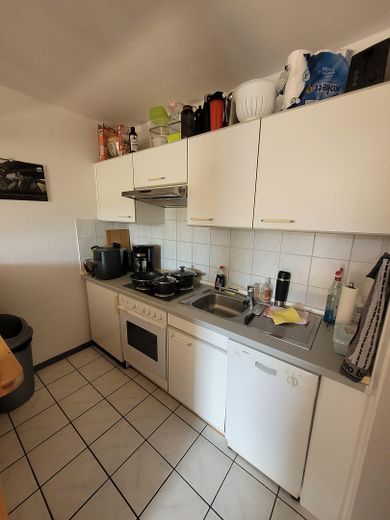 2-Zimmer-Wohnung mit neuen Fenstern und Carport– modernisiert & praktisch – Küche