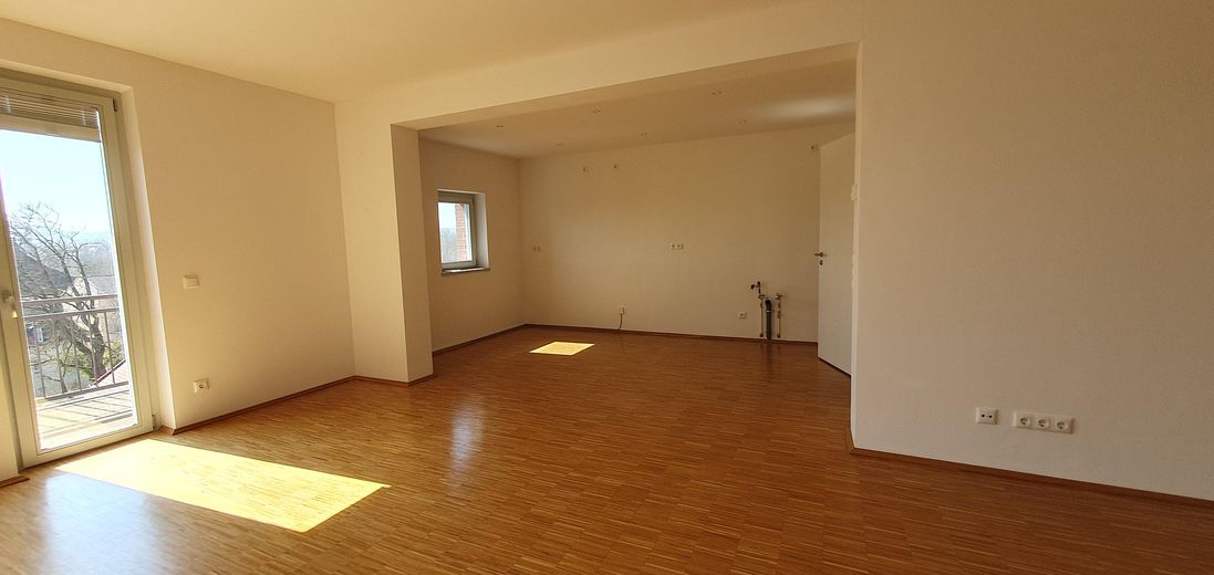 Großzügige 3-Zimmer-Wohnung in historischer Kreuz-Bräu – Südbalkon, Aufzug & TG – Küche