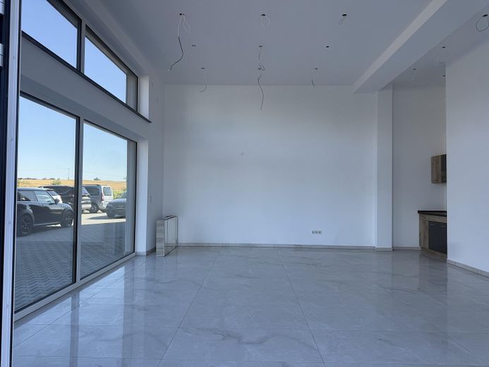 NOWA BUDOWA ** Lokal użytkowy* Ubezpieczenia / Kosmetyka / Sprzedaż / Biuro / Handel detaliczny / Beauty / Studio do wynajęcia – Zdjęcie 4