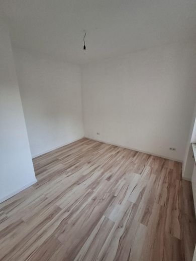 Gemütliche 2-Zimmer-Wohnung mit moderner Wohnküche & weißem Wannenbad – ruhig zum Innenhof – Schlafen