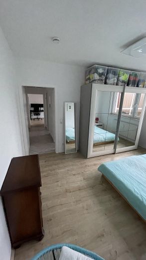 2,5 Raum Südstadt, Balkon 18 m², Wannenbad + Fenster, Energetik erfüllt, viele Dämmungen – Schlafzimmer
