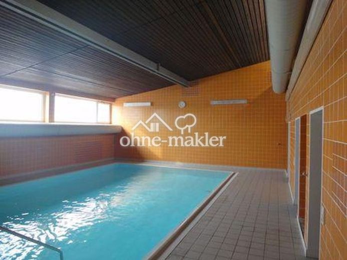 Apartment mit Schwimmhalle, Sauna, S-Bahn, Bus , von privat im Bieterverfahren – Foto 1