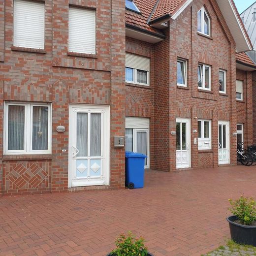 Voll möblierte 76 m² DG-Wohnung in Steinfeld – ab sofort frei – Hausansicht