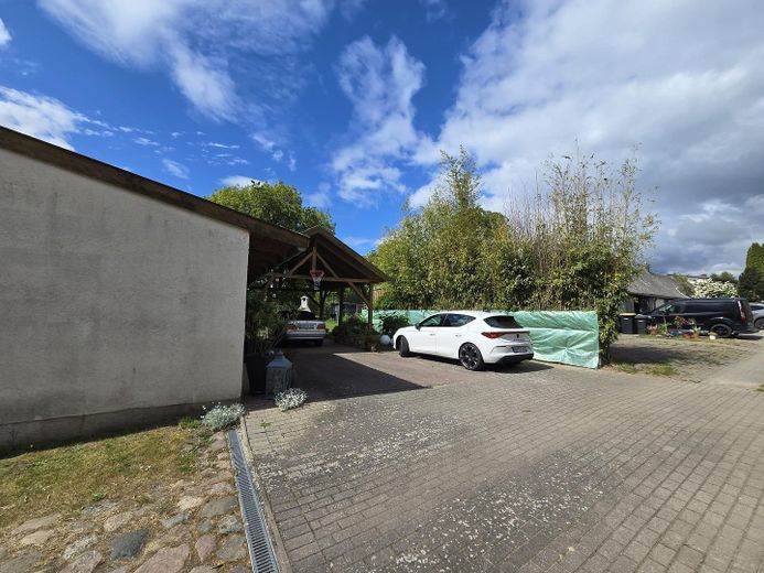 Seitansicht Garage