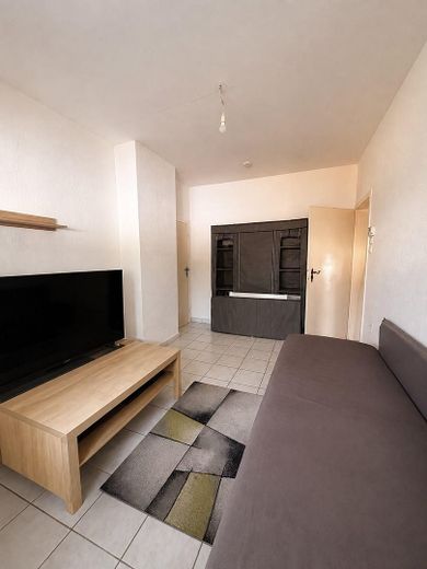 Appartamento di 2,5 locali + garage + ingresso privato + giardino, direttamente presso la TU Dortmund e il parco tecnologico di Dortmund – Wohnzimmer