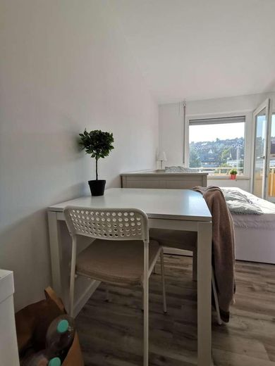 1 Zimmer Wohnung - Renoviert und liebevoll eingerichtet – Wohnebreich