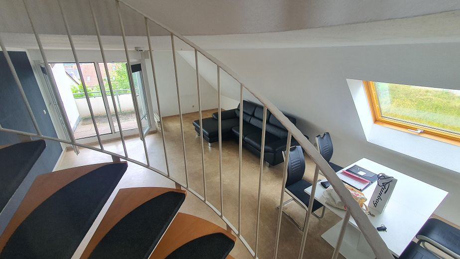 Helle 2 1/2-Zi.-Maisonette Whg. inkl. TG-Platz und zweitem Abstellraum in Kirchberg – फोटो 2