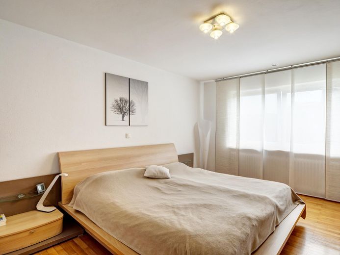 Wohnen, Arbeiten, Vermieten: Flexibles Raumwunder mit Anbau! – Schlafzimmer