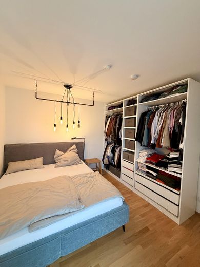 Exclusive 4-room apartment with designer kitchen and underground parking space – living at the highest level – Foto 9