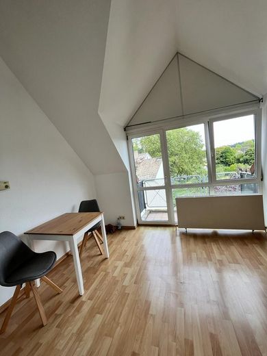 Lahnstein’de, Lahneck Kalesi manzaralı balkonlu mobilyalı dubleks daire – Wohnzimmer