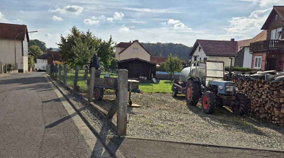 Kernsaniertes EFH nahe Marburg: Pool & 908m² Traumgarten – Photo 11