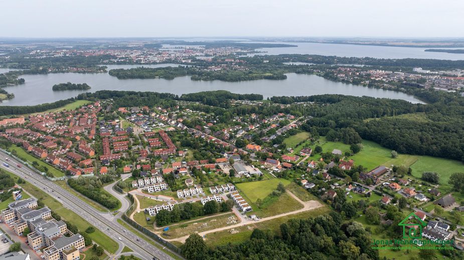 Modernes Reihenhaus mit Garage zum Erstbezug 3-Geschosse – Foto 4