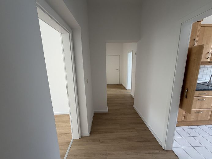 Zentrumsnahe, ruhige 2,5-Zimmer-Wohnung mit Balkon in Brühlervorstadt – Diele 2