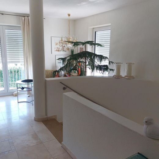 Großzügiges Einfamilienhaus im exklusiven Villenstil (privater Anbieter) – Foto 12