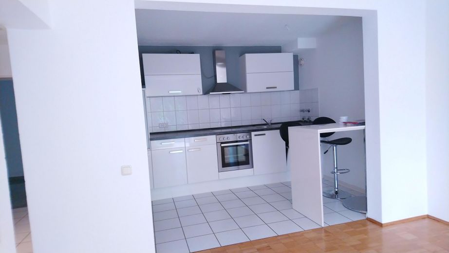 Barrierefreie 2.5-Zimmer-Wohnung mit TG-Platz und kleinem Balkon – Küchenbeispiel