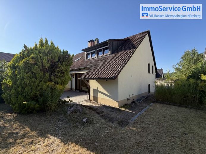 AB SOFORT VERFÜGBAR! - DHH mit 4-Zimmer auf ca. 111 m² Wohnfläche mit Garten, Terrasse und Garage – Foto 1