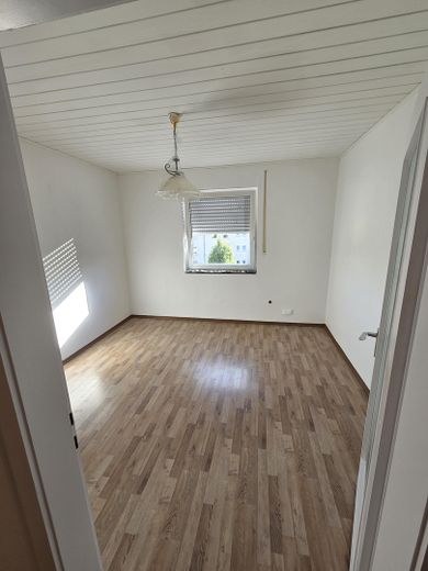 Erstes Zimmer rechts