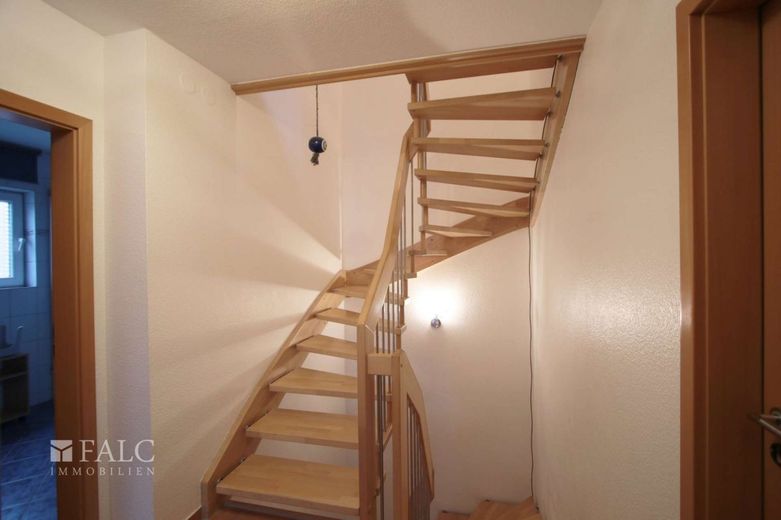 Flur und Treppe