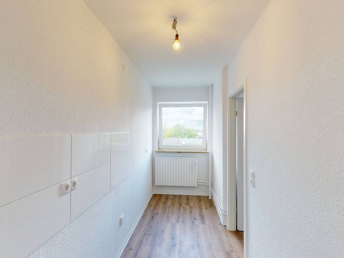 Einziehen. Einkuscheln. 1. Kaltmiete sparen: Helles 1-Zimmer-Appartement mit Balkon – Ansicht I: Küche