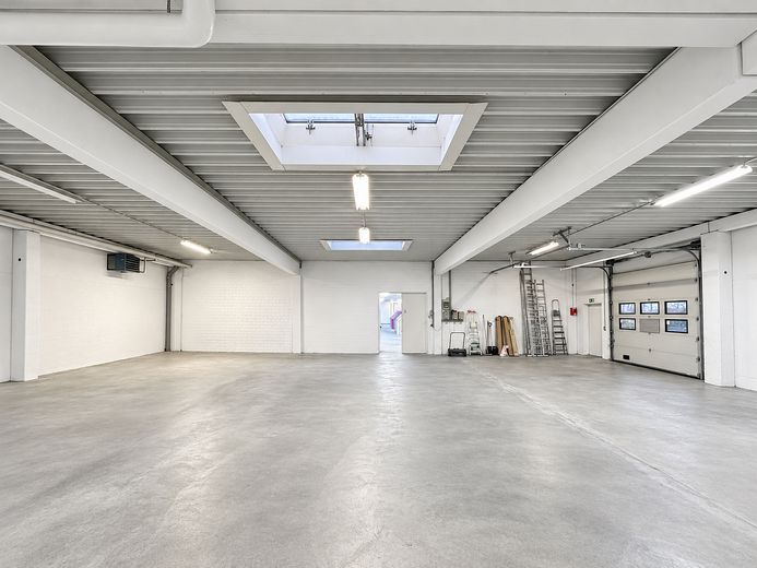 Ca. 1.700 m² Gewerbe-/Lagerfläche in Braunschweig-Stöckheim – befristet zu vermieten – Lager