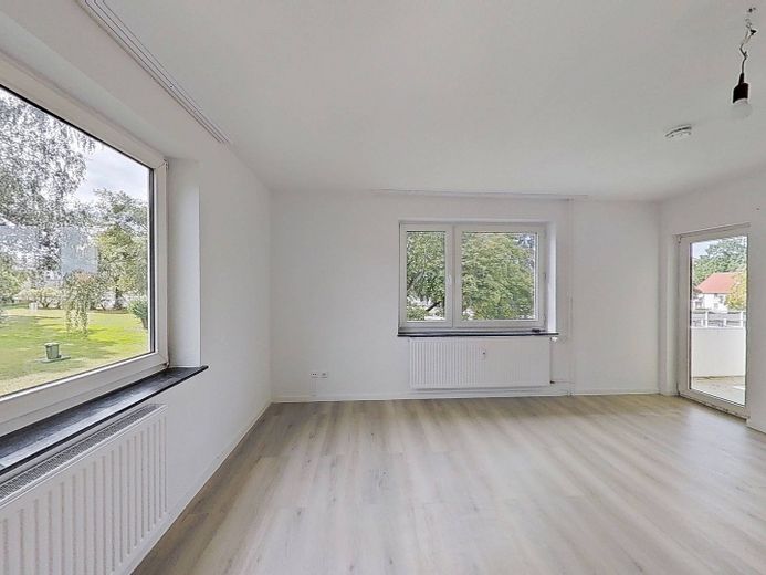 Sanierte 5-Zi-Whg. mit BALKON - perfekt für eine Familie – Ansicht I: Wohn- und Esszimmer