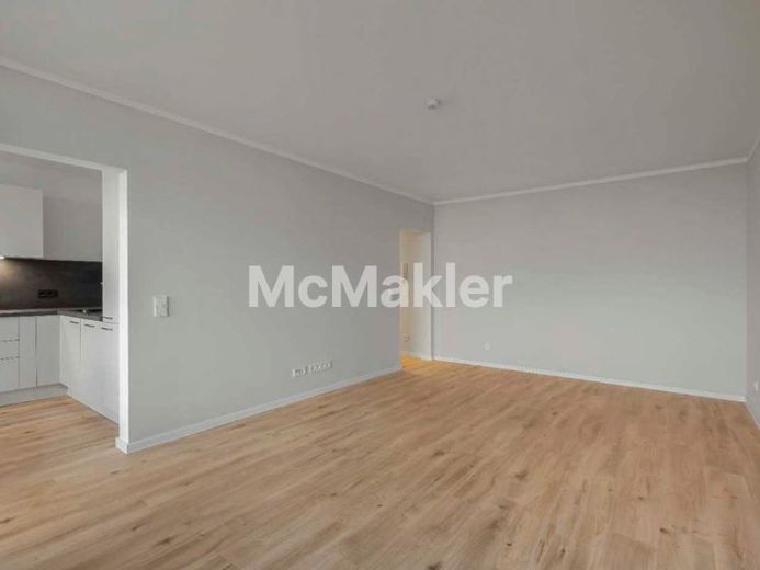 Modern sanierte 2-Zimmer-Wohnung mit Loggia und Tiefgaragenstellplatz – Foto 1