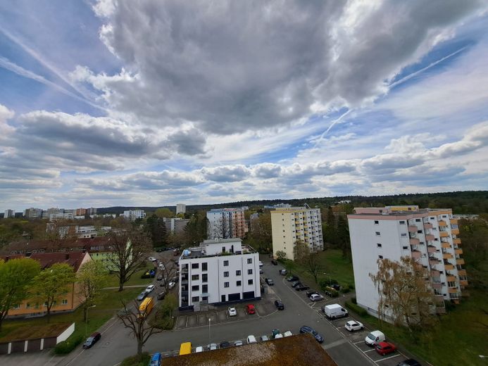 möblierte Einzimmerwohnung  mit  einmaligen Ausblick – Blick vom Balkon