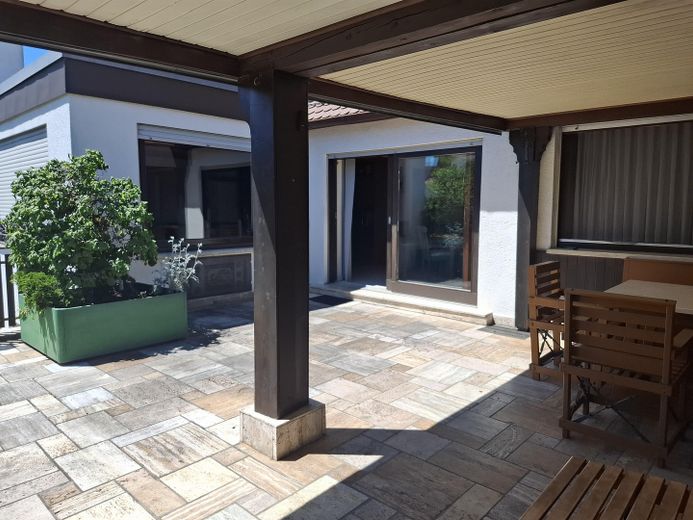 Straordinaria casa bifamiliare a schiera Nürnberg Eibach senza provvigione – Terrasse
