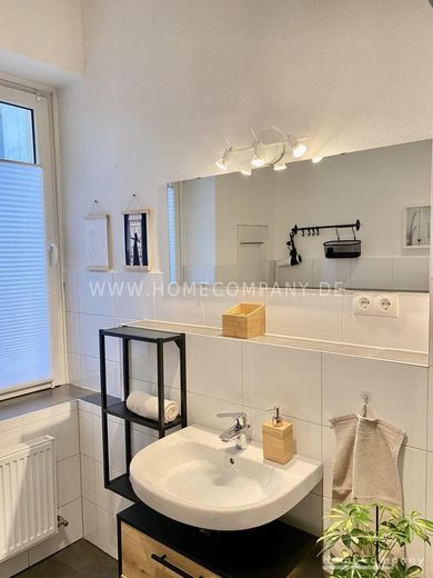Schöne, neu eingerichtete 2 Zi.-Wohnung, 2. OG. – 29ce38e7ed802783132a9de7c6504dfc6e7979ed.jpg