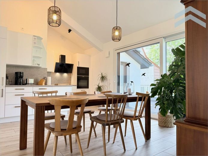Wohn- &amp; Hobbyparadies -› XXL Garage, Schwedenofen, Wärmepumpe &amp; PV-Anlage – Essen / Kochen