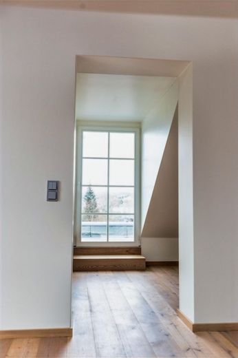 Modernes Penthouse-Flair im historischen Ambiente - Dachgeschosswohnung mit Designanspruch – Zugang Dachterrasse