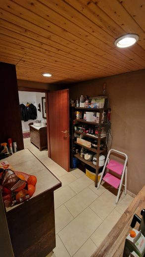 Reserviert! Exklusiver Bungalow in Königswinter: Homeoffice, traumhafte Aussicht, Sonnenuntergänge – Vorratsraum