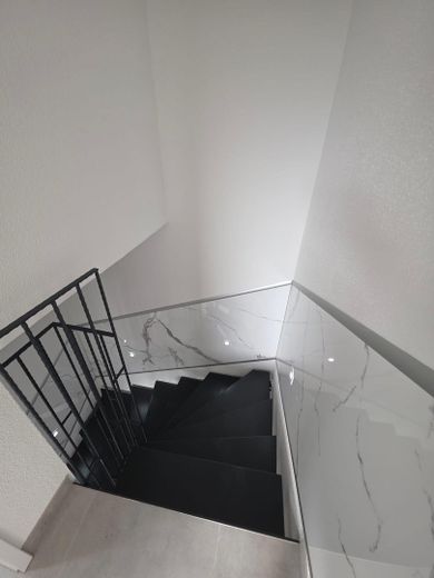Hochwertig saniertes Reihenendhaus in attraktiver Lage von Bad Friedrichshall – Treppenhaus 2
